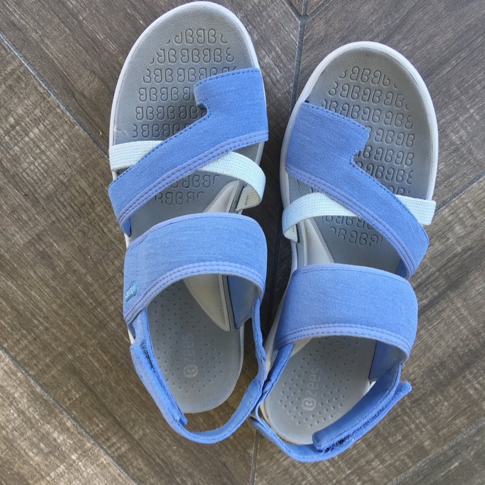 BZees baby blue and white sandals